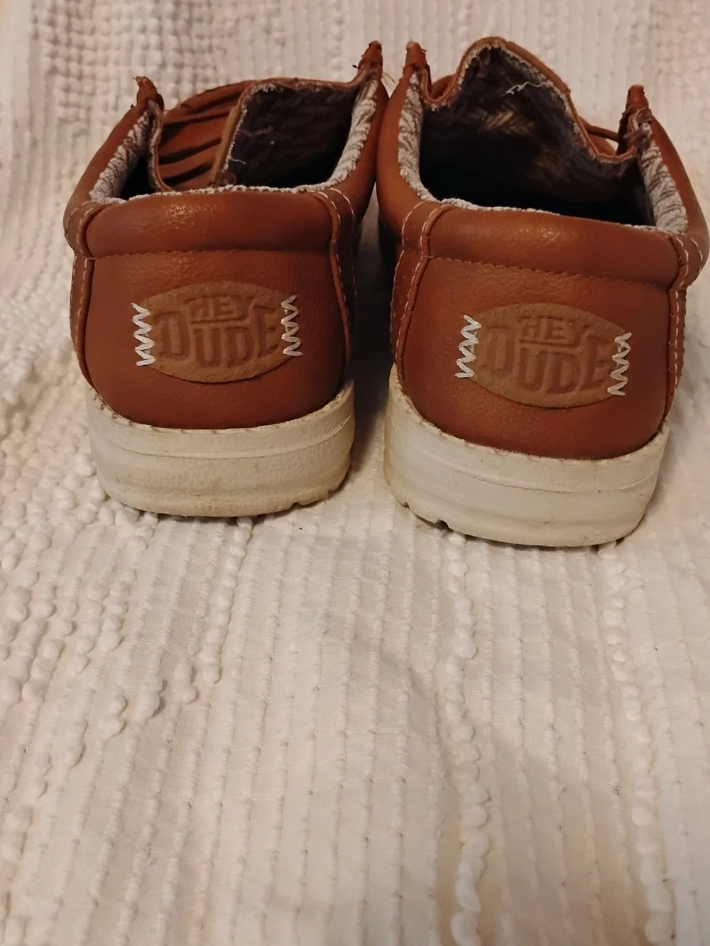 Hey Dude Tan Slip-On Wally Classic Loafers Size J5 Read Description